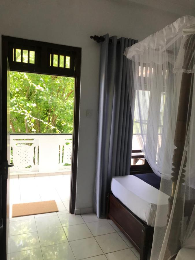 Unawatuna Beach Bungalow - Exterior photo